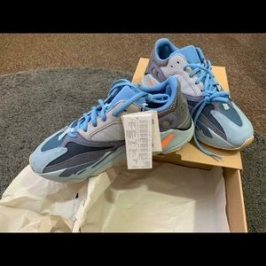 YEEZY 700 “CARBON BLUE”